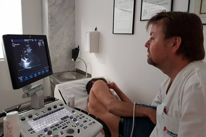 Equipos de cardiología usados para el ecocardiograma a domicilio